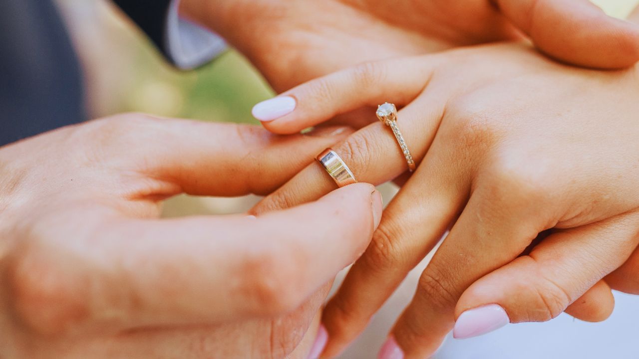 হবু শ্বশুর বেতন জানতে চাওয়ায় বিয়ে ভেঙে দিলেন তরুণ